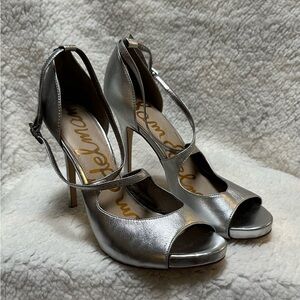 Sam Edelman Sam “Elizabeth”  Silver Strappy Pump 4” Stiletto Heels Size 9.5M